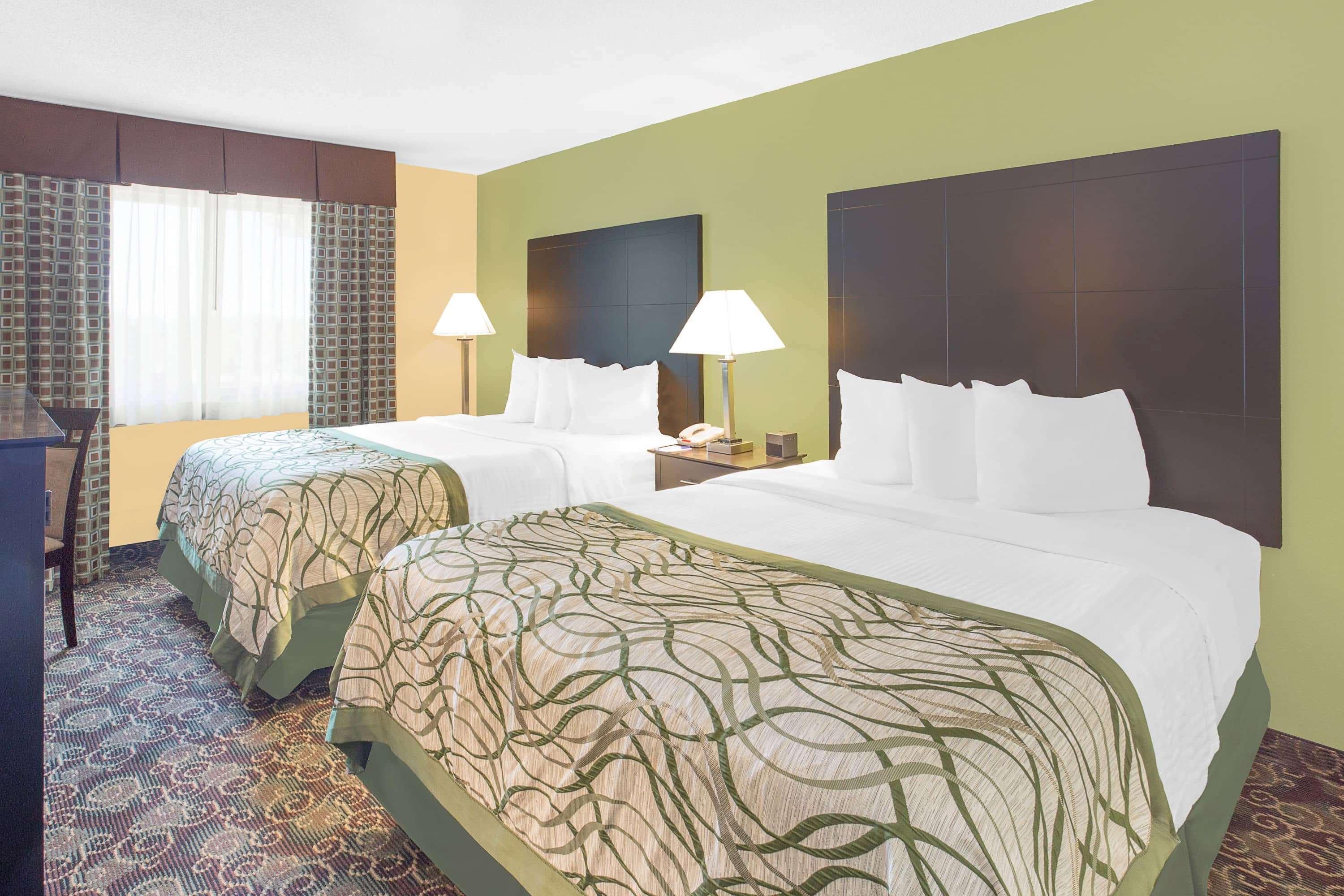 Hotel Baymont By Wyndham Holland Exterior foto